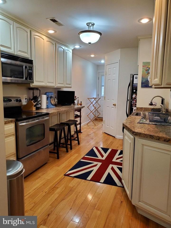 1503 Byrd St - Photo 5 of 23