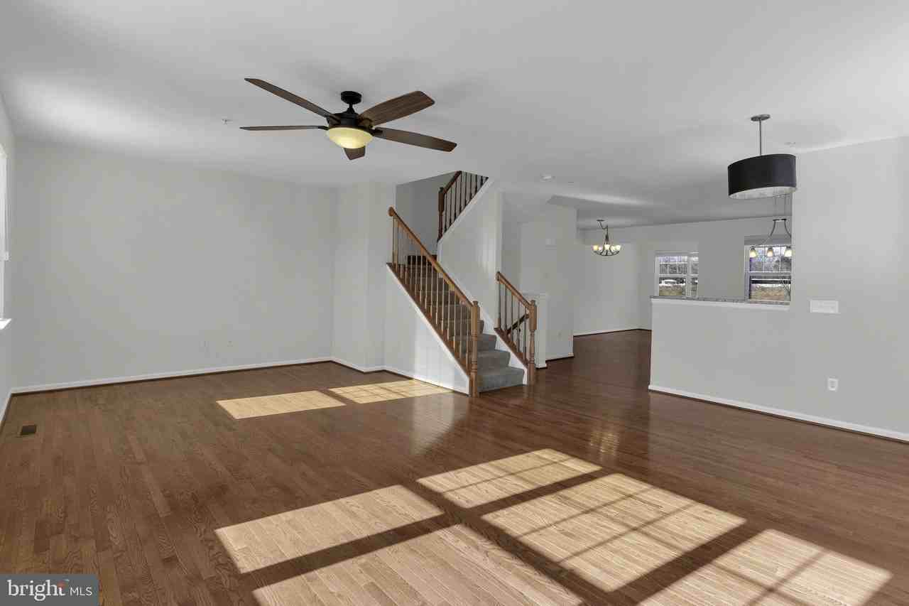 592 Burr Oak Ct - Photo 7 of 24