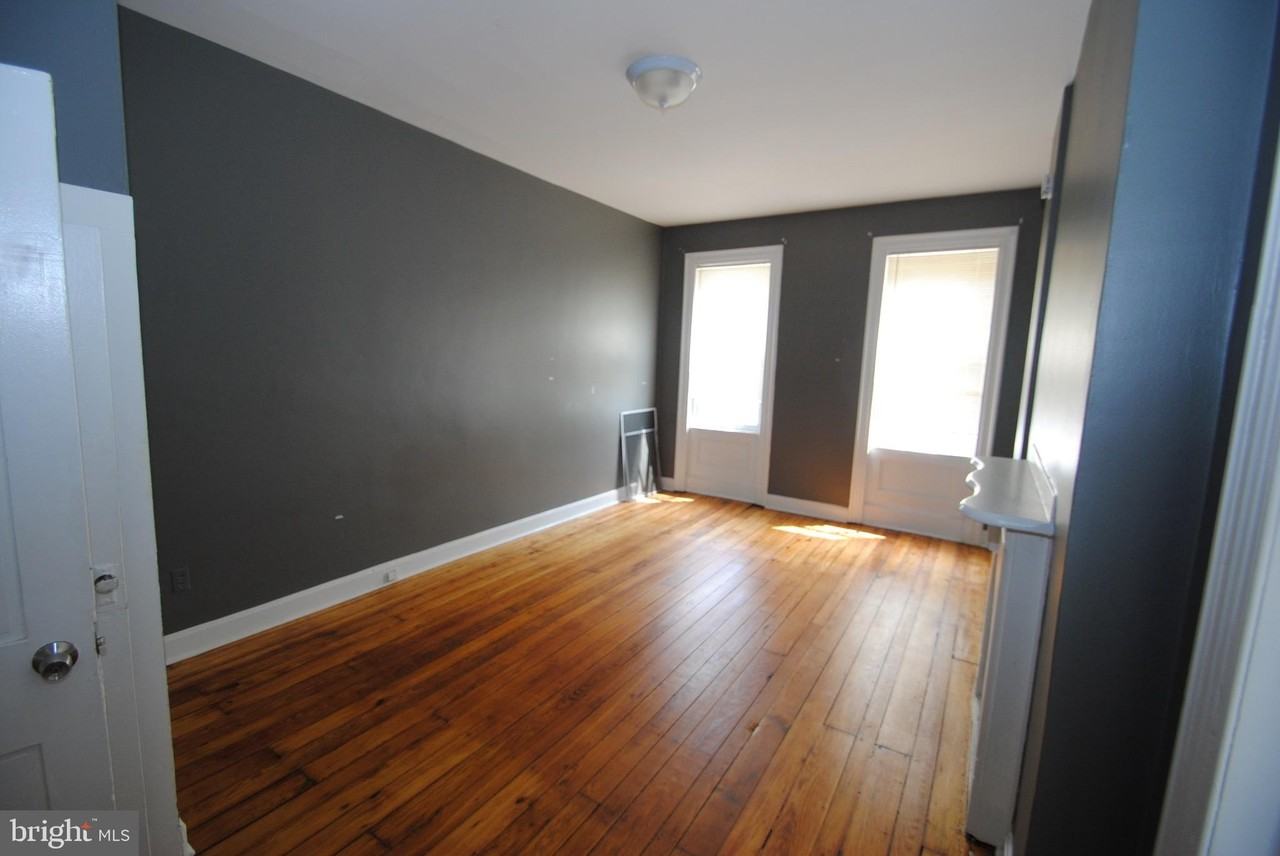 317 E Union St - Photo 4 of 7