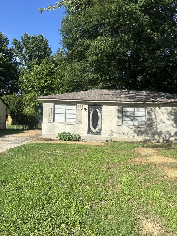 3896 Ajanders Dr #1