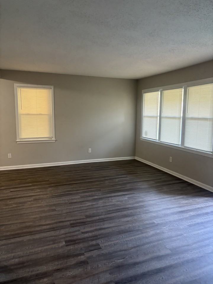 Saint Elmo Ave #1 - Photo 3 of 10