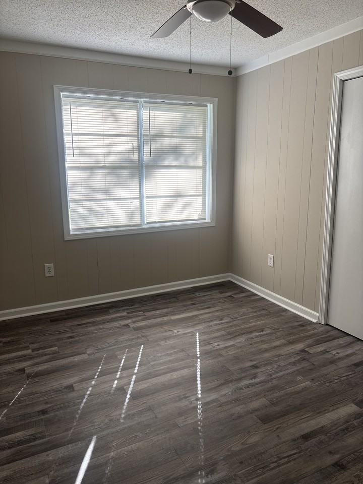 Saint Elmo Ave #1 - Photo 4 of 10