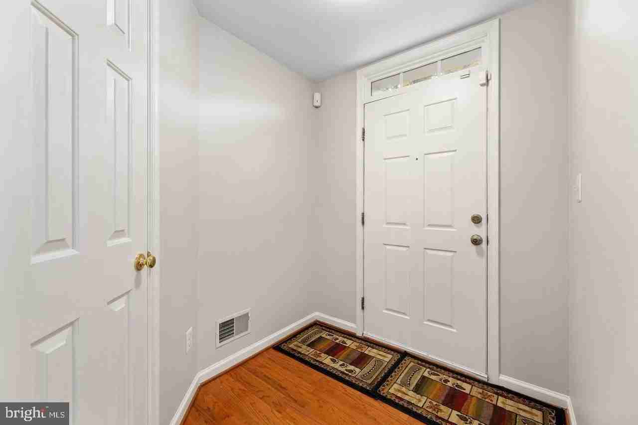 13700 Barksdale Dr - Photo 4 of 50