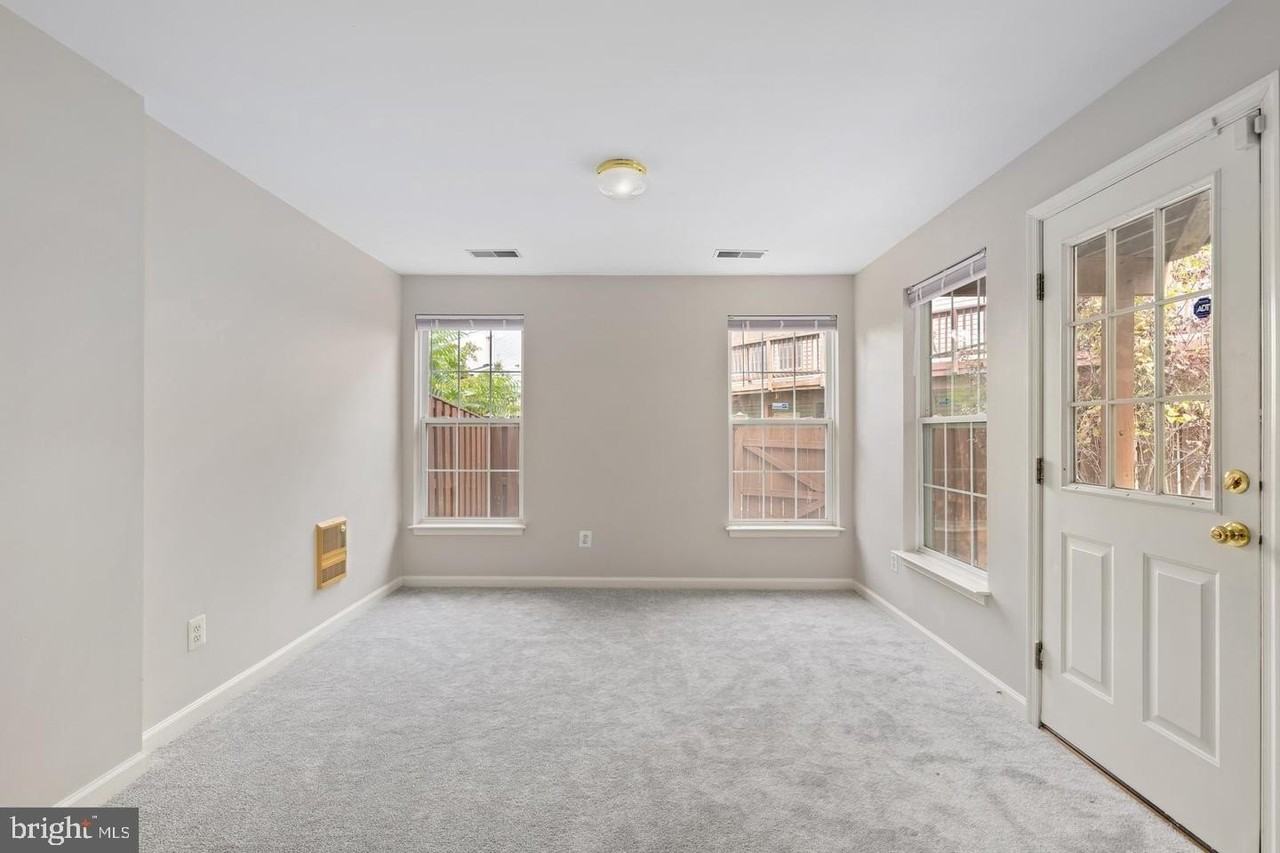 13700 Barksdale Dr - Photo 6 of 50