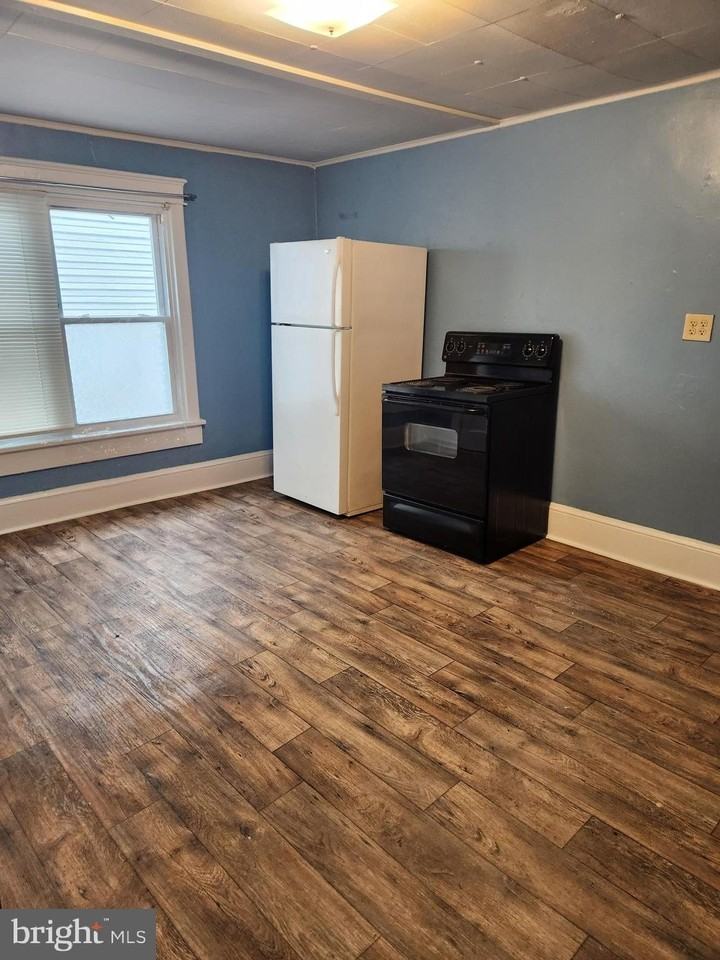 229 Porter Ave - Photo 4 of 7