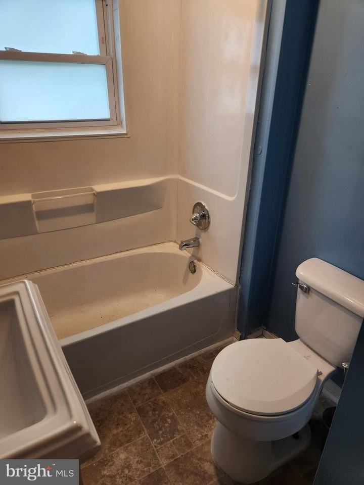 229 Porter Ave - Photo 7 of 7