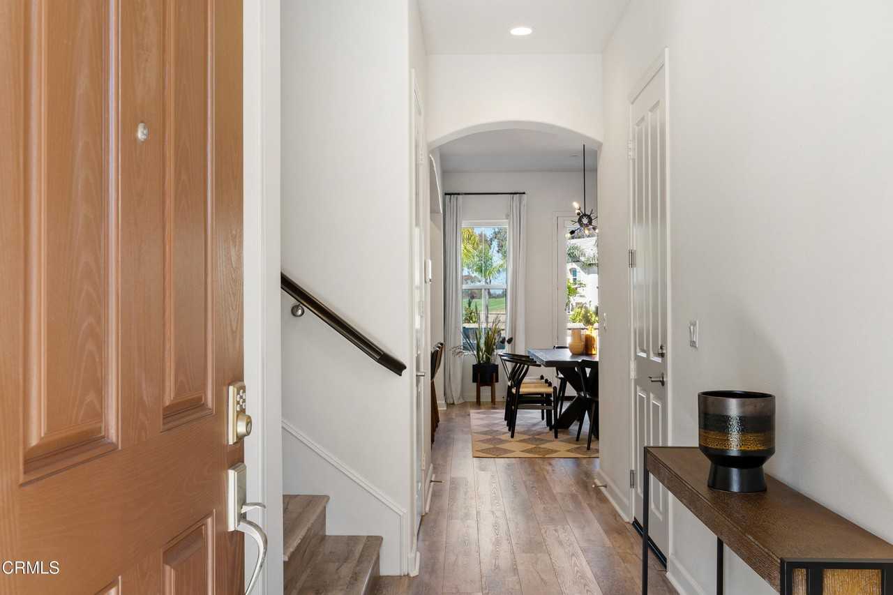 2353 Nicklaus St - Photo 4 of 41