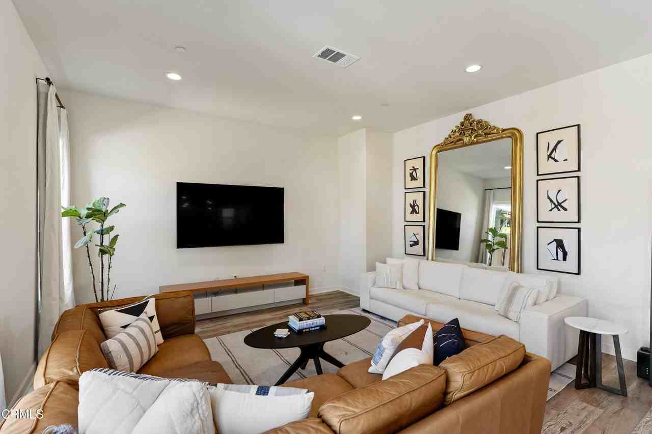 2353 Nicklaus St - Photo 7 of 41