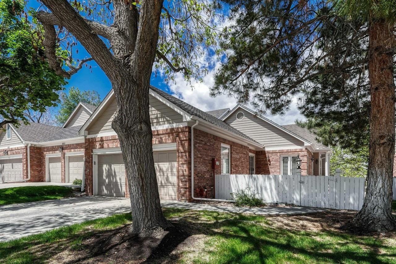 9885 Greensview Cir - Photo 2 of 50