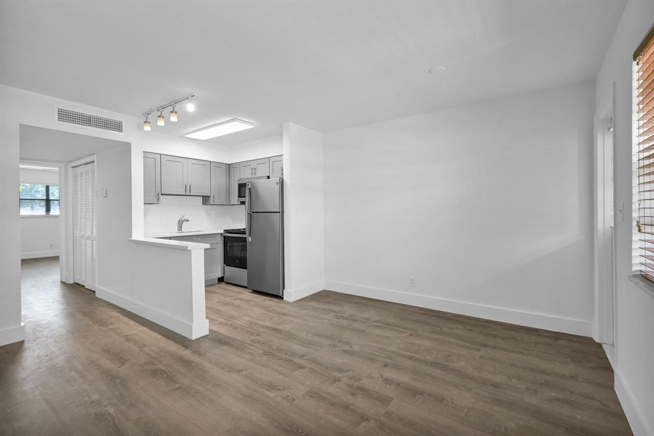 4051 Northeast 13th Avenue #69 - Photo 4 of 6