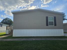 featured image of 179 Lynnwood Cir #103