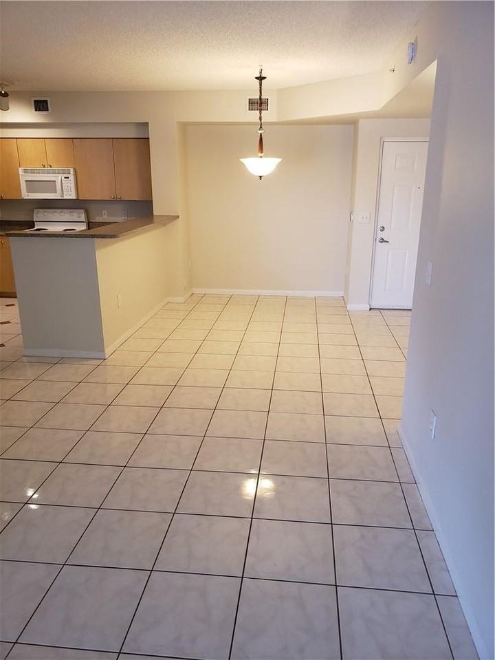 8000 North Nob Hill Road #106 - Photo 3 of 8