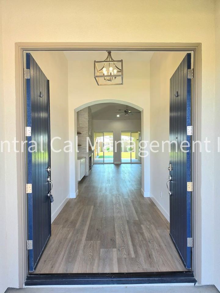 9029 Almond Creek Dr - Photo 3 of 41