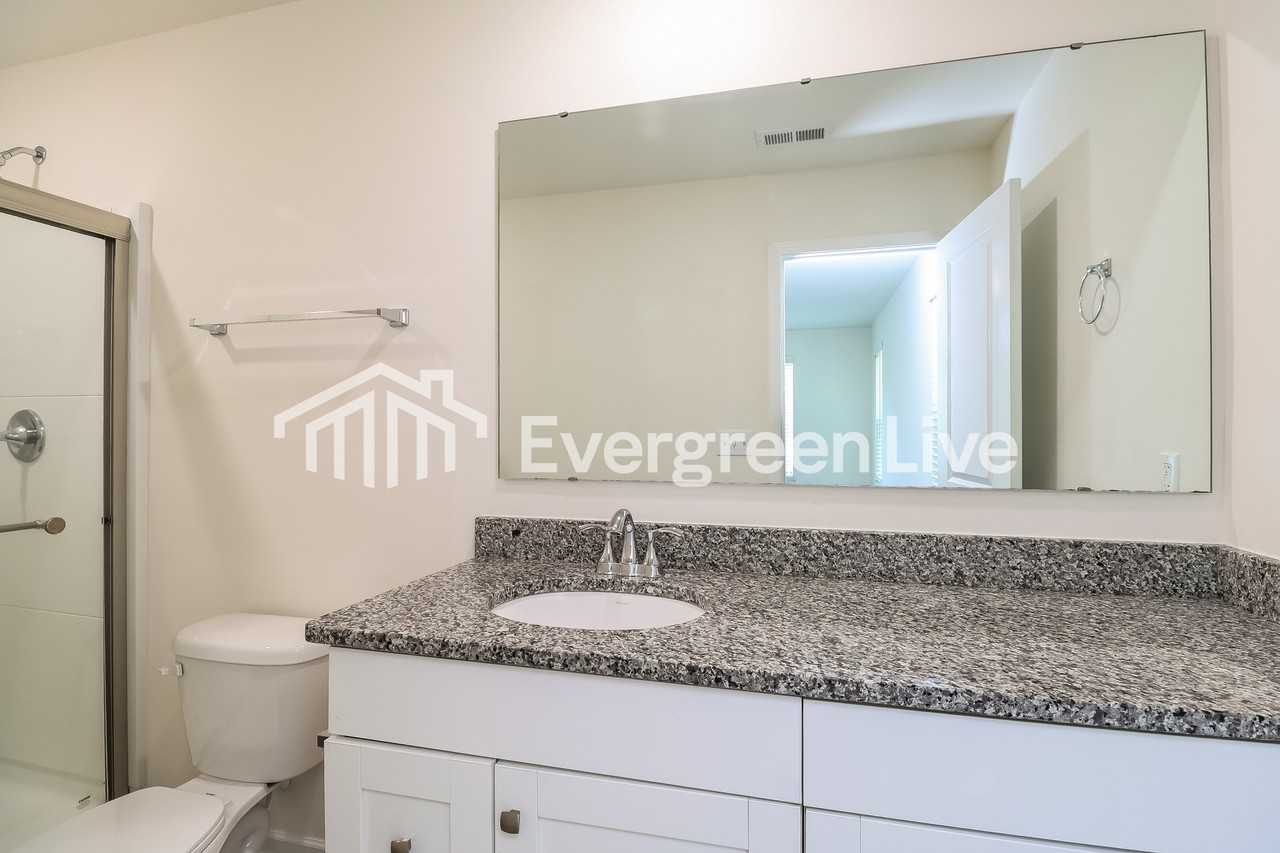 267 E Catawba Ave - Photo 7 of 15