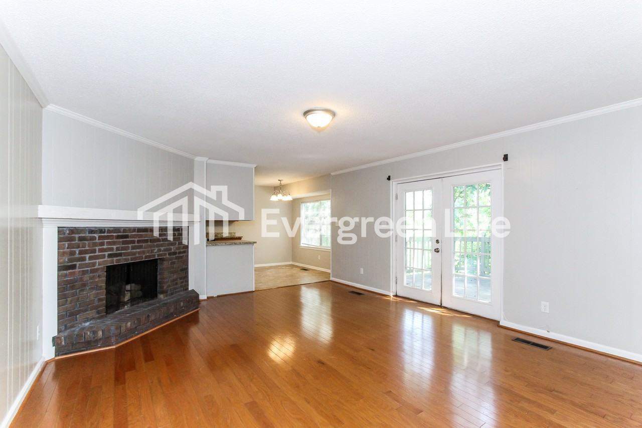 1755 Napier Dr - Photo 2 of 15
