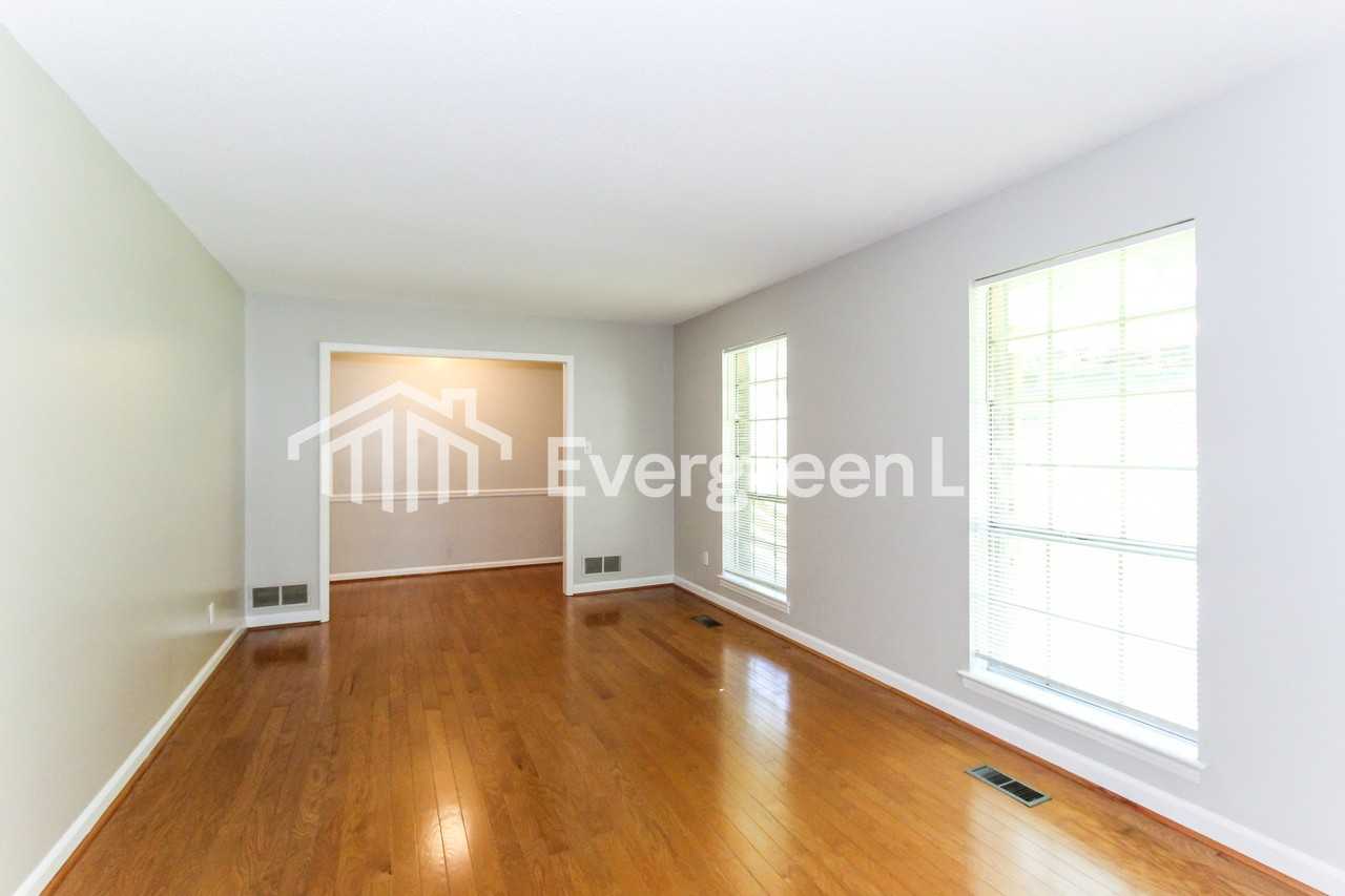 1755 Napier Dr - Photo 3 of 15