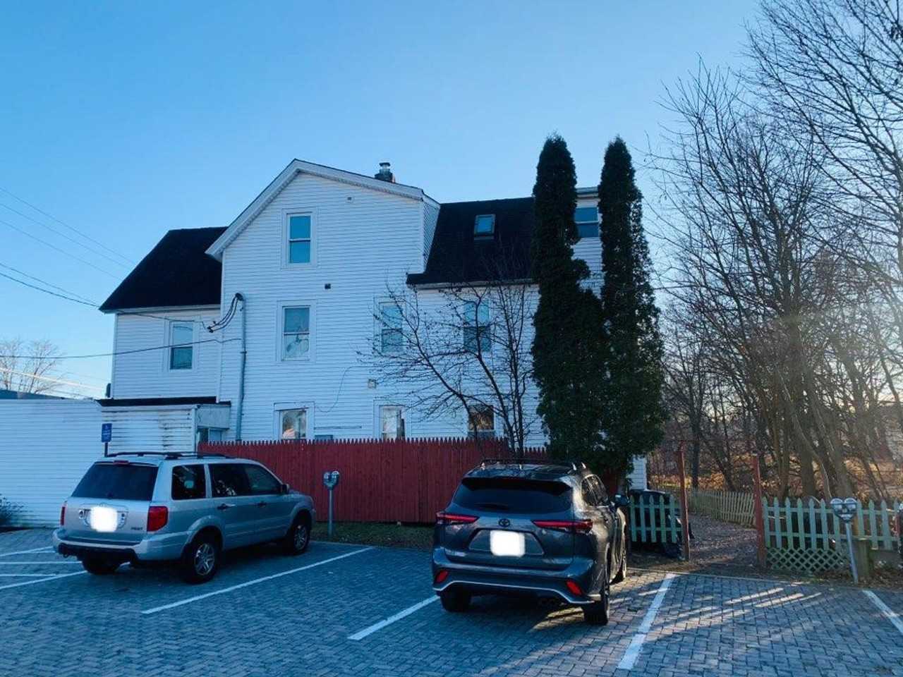 555 Main Street - Photo 6 of 17