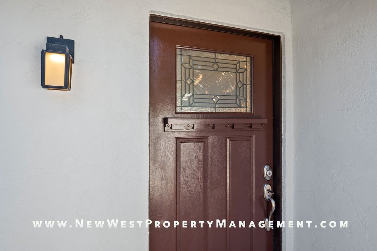 7036 Keighley St - Photo 4 of 33