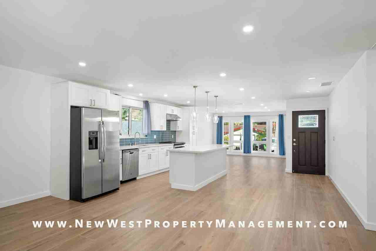7036 Keighley St - Photo 5 of 33