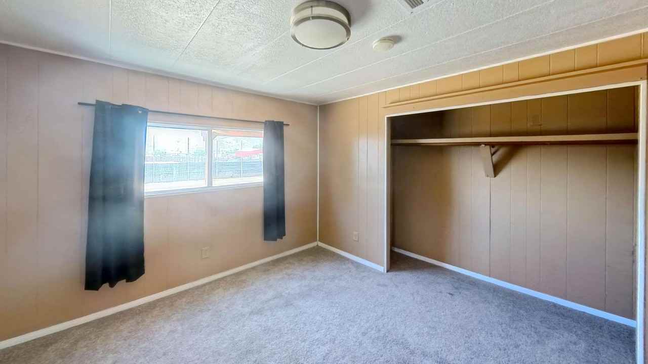 30100 Lakeview Ave - Photo 2 of 24
