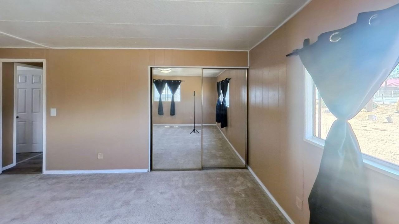 30100 Lakeview Ave - Photo 4 of 24