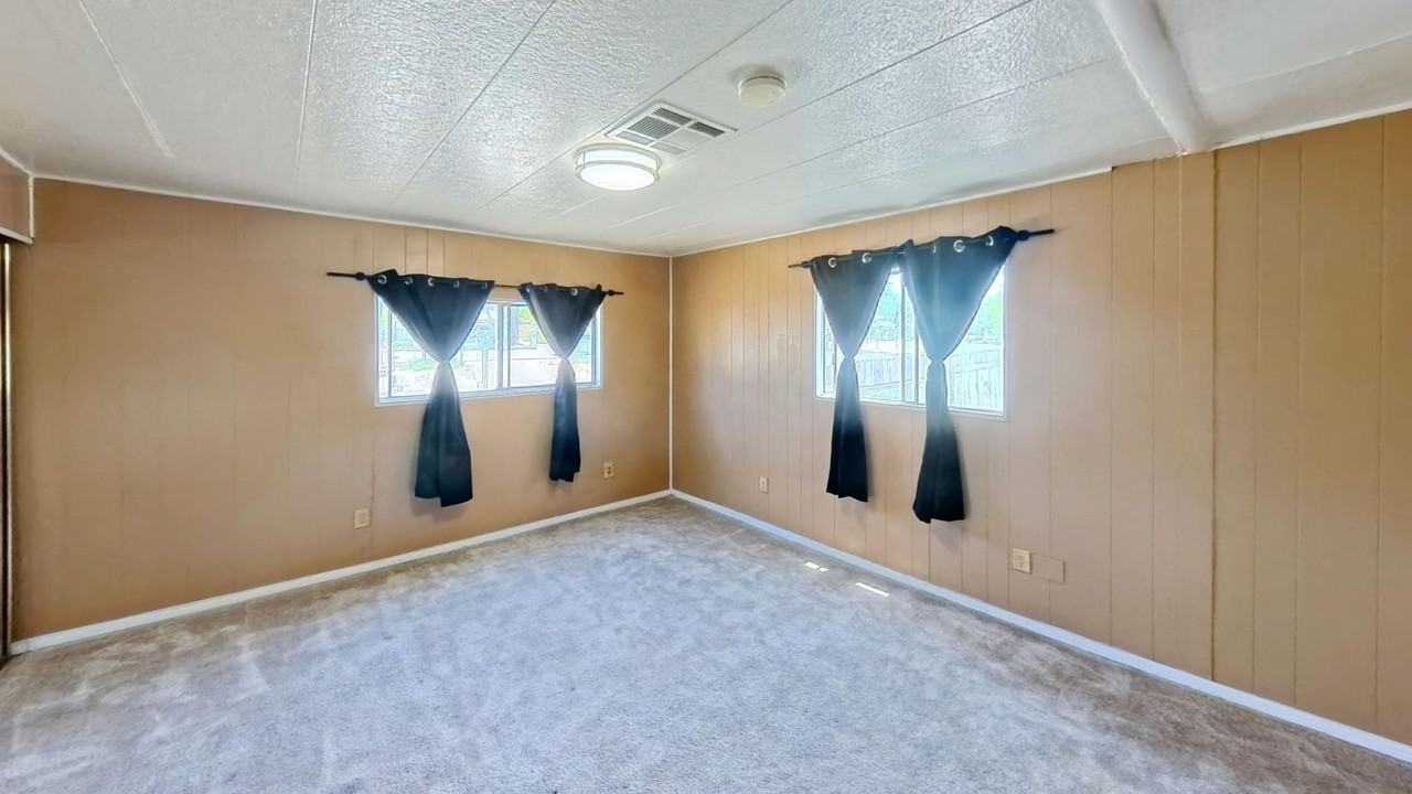 30100 Lakeview Ave - Photo 5 of 24