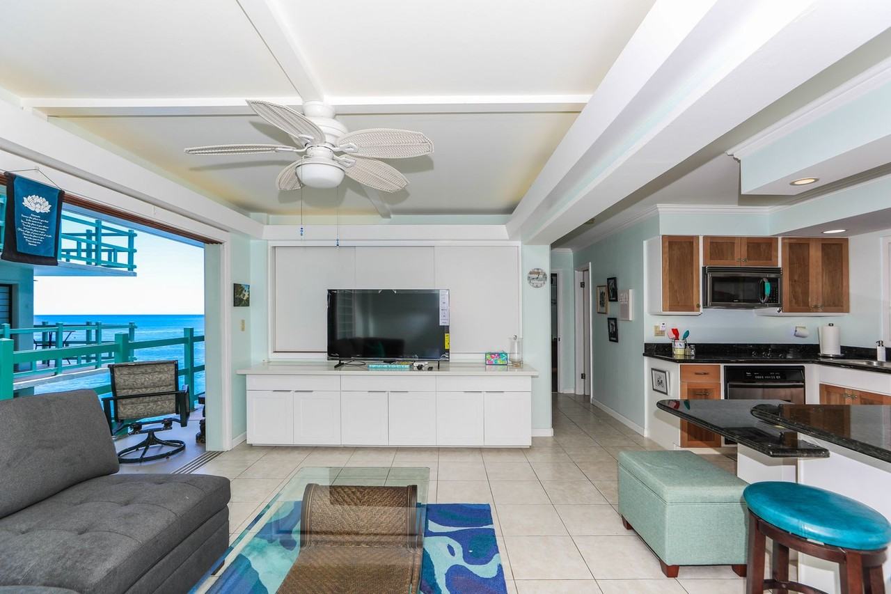 2957 Kalakaua Ave #402 - Photo 4 of 17