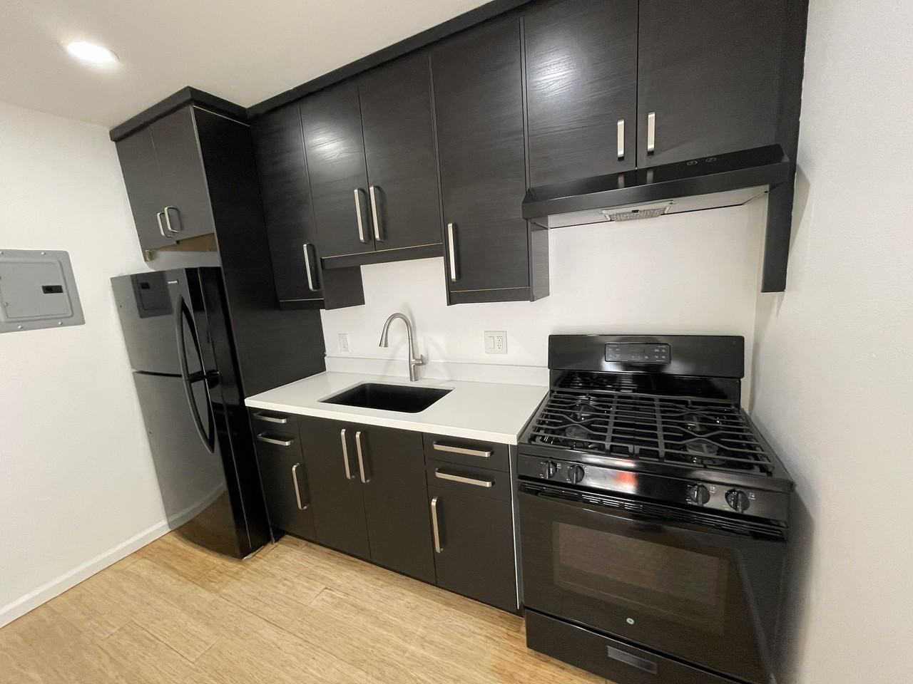 Sherman Place Long Beach - Photo 3 of 16