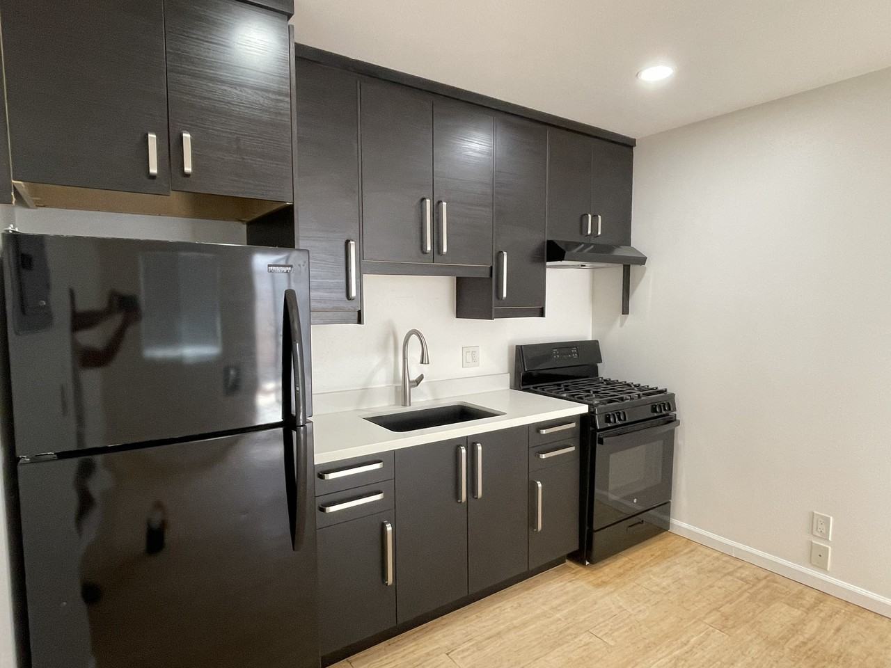 Sherman Place Long Beach - Photo 4 of 16