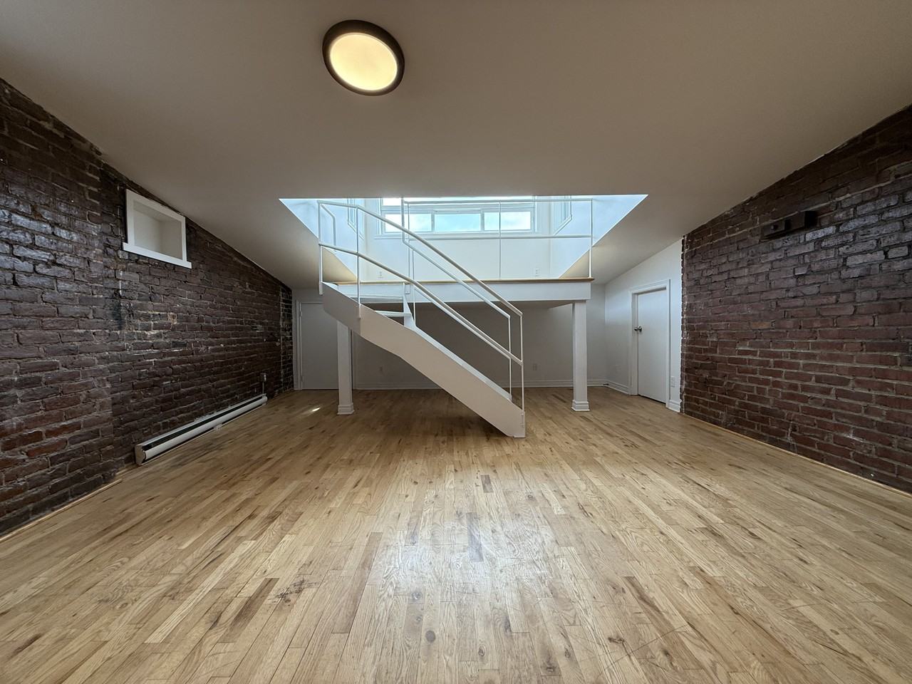 250A Rue Saint Paul Est - Photo 4 of 24