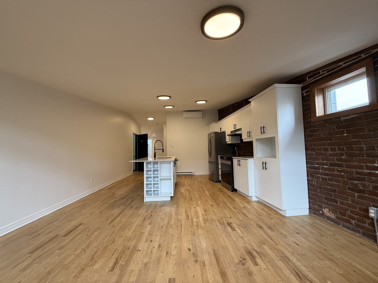 250A Rue Saint Paul Est - Photo 6 of 24