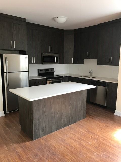 87 Melrose Ave - Photo 3 of 8