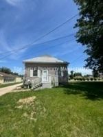 featured image of 428 S 6th Ave E