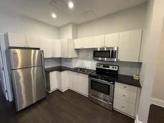 430 MacLaren - Photo 3 of 17