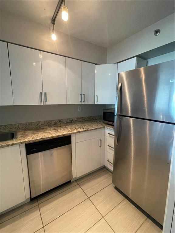 2870 Pharr Court South Nw - Photo 4 of 20