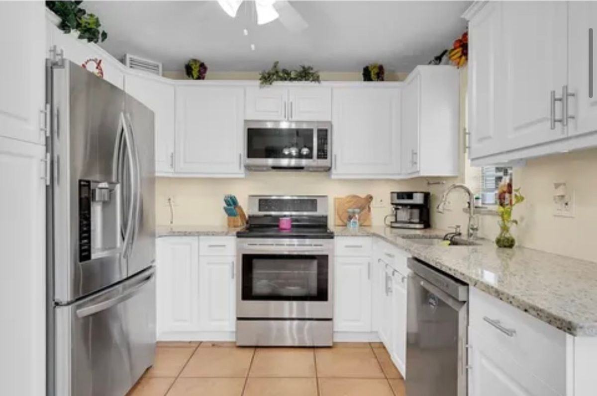 713 S Jenkins Rd - Photo 4 of 26