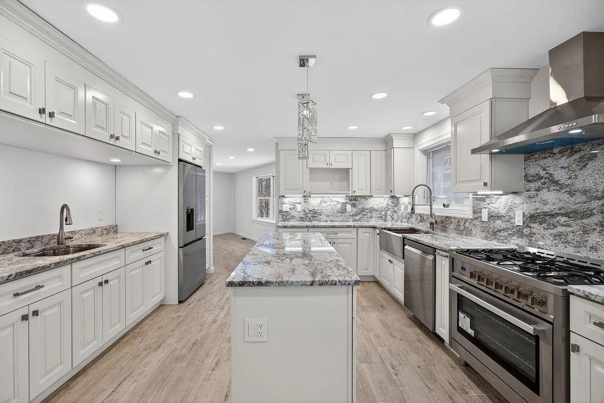 166 Londonderry Rd - Photo 3 of 31