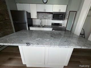 8200 E Jefferson Ave - Photo 5 of 13