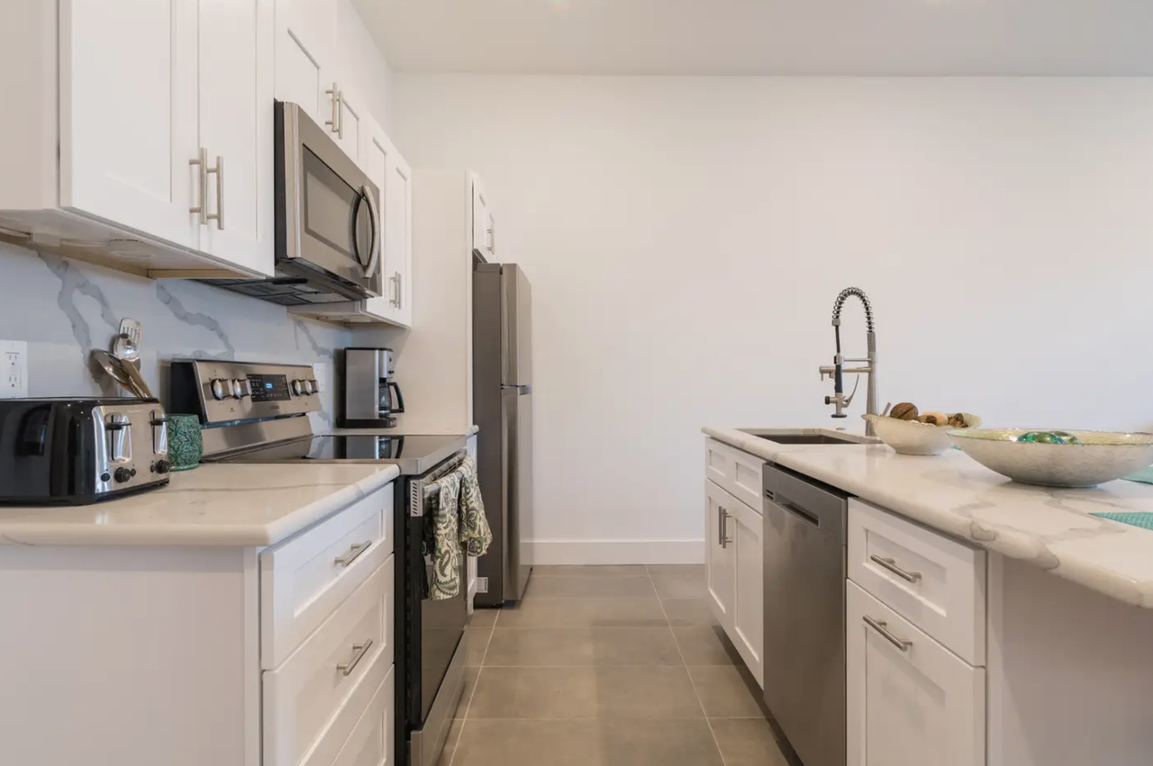 1254 Point Breeze Ave #A - Photo 3 of 11