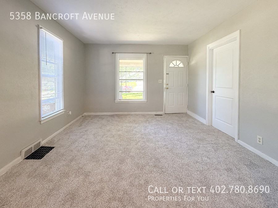 5358 Bancroft Ave - Photo 3 of 25