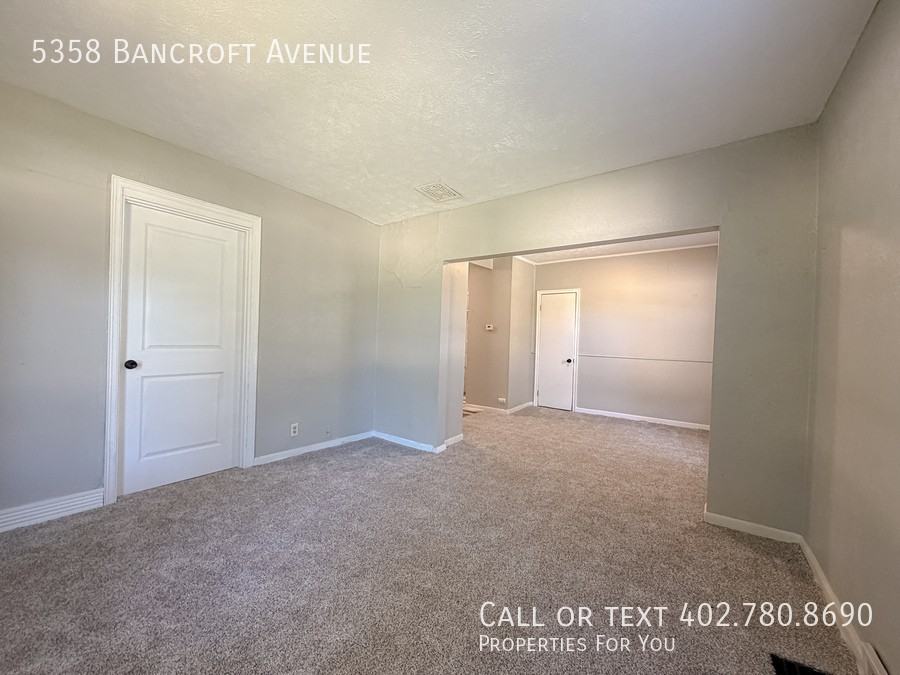 5358 Bancroft Ave - Photo 4 of 25