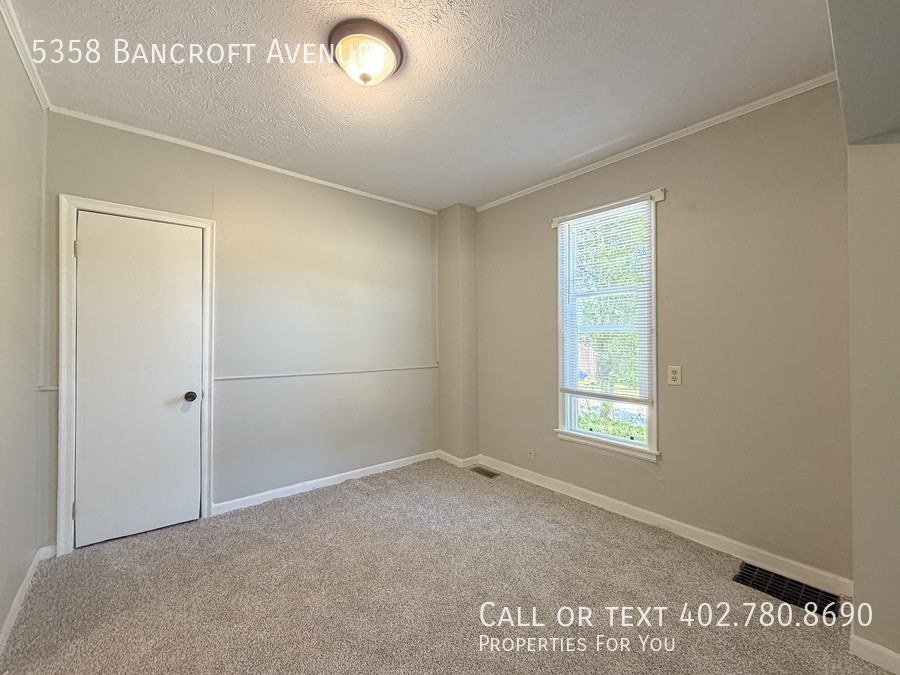5358 Bancroft Ave - Photo 5 of 25