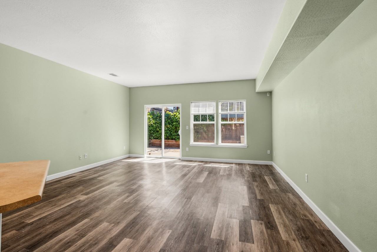 7834 Phaedra Ln - Photo 4 of 25