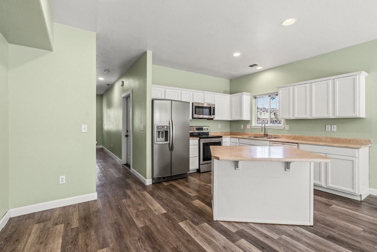 7834 Phaedra Ln - Photo 5 of 25