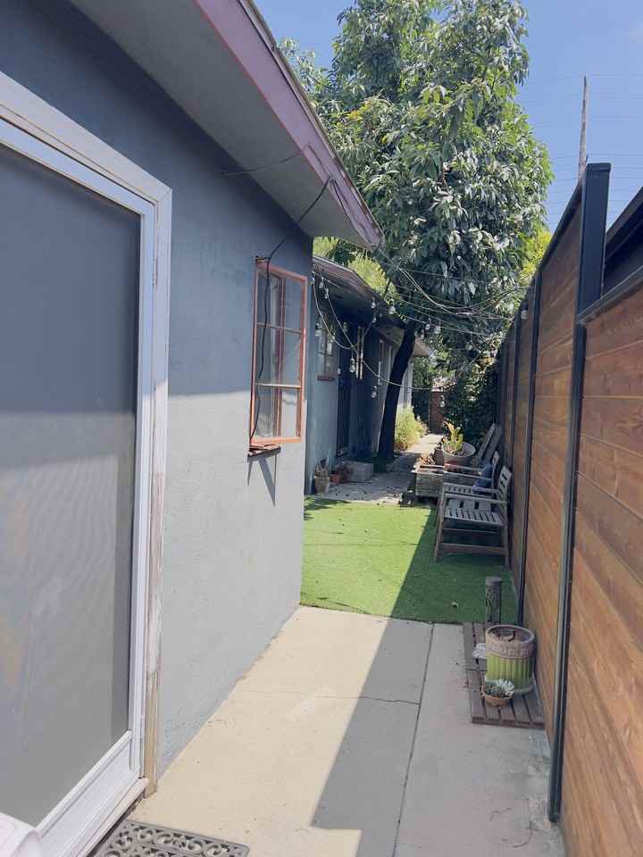 4247 South Centinela Avenue #4247 1/2 - Photo 3 of 8