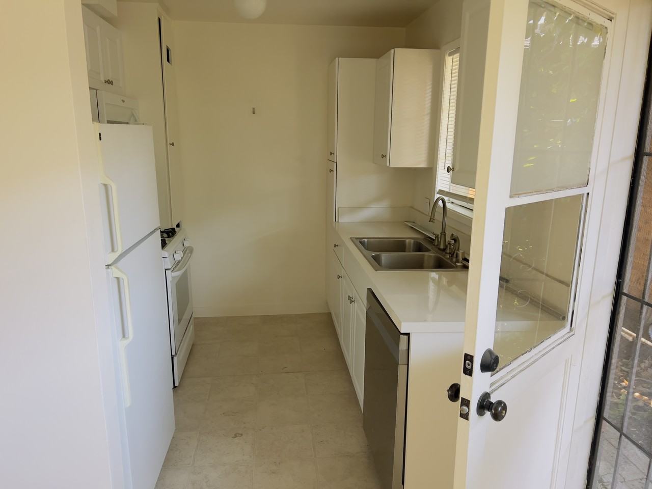 4247 South Centinela Avenue #4247 1/2 - Photo 6 of 8