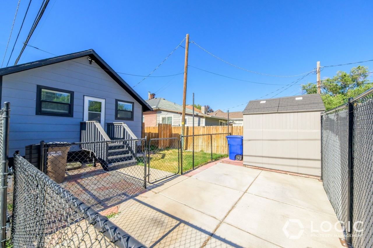 935 W 200 N - Photo 2 of 21