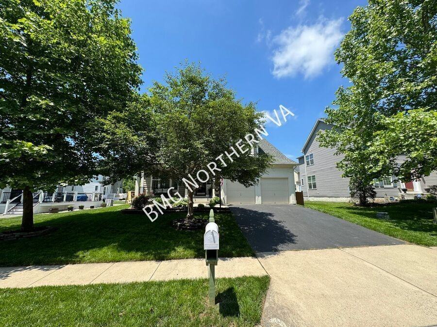 8930 Kingbird Ct - Photo 2 of 45