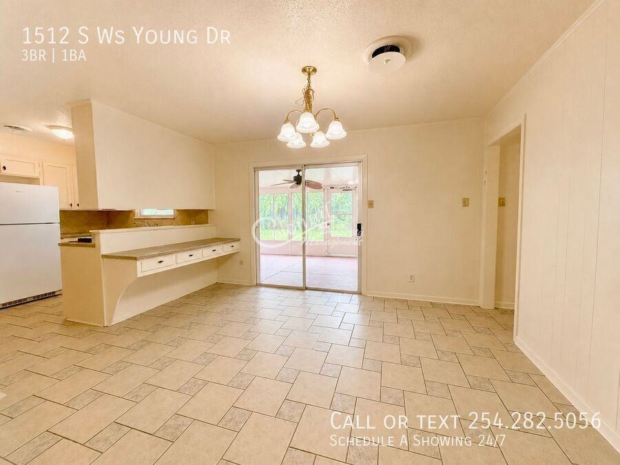 1512 S W S Young Dr - Photo 3 of 12