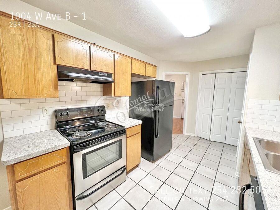 1004 W Avenue B #2 - Photo 5 of 11